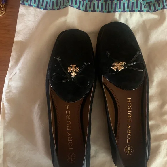 Tory Burch Black Leather Flats Timeless Style - Picture 6 of 6